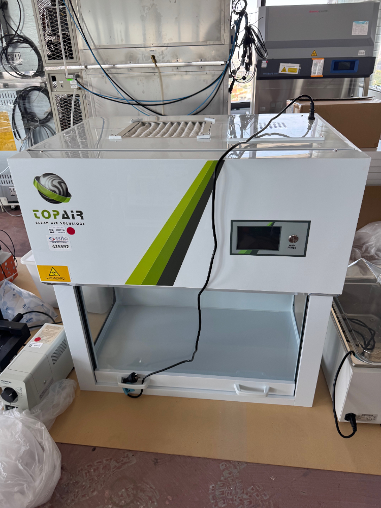Image of Topair Benchtop PCR Cabinet